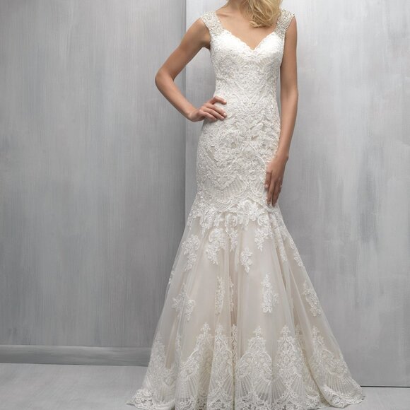 Mermaid Lace-Back Ivory Wedding Dress, BLING Shoulders, Fitted Sexy Fit & Flare - Picture 1 of 12